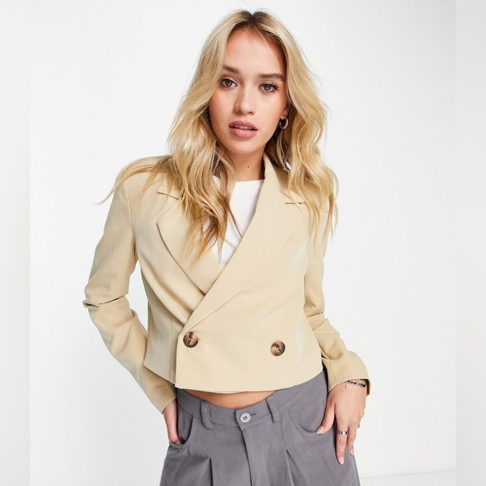 Vero Moda Aware tailored cropped blazer in beige Size 8 NWT - Picture 2 of 5